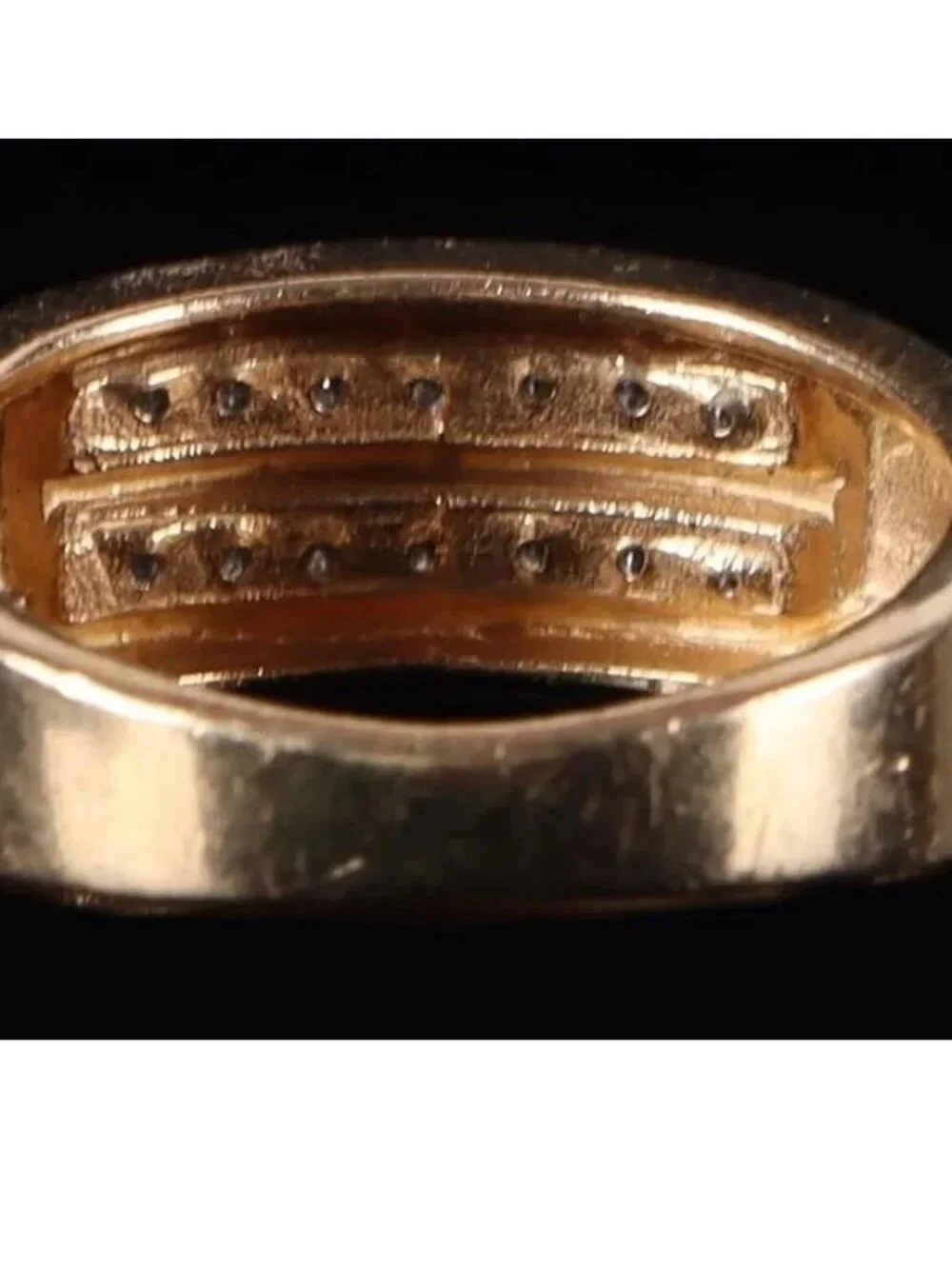 10K yellow gold round diamond men's ring size 8 - Picture 9 of 13
